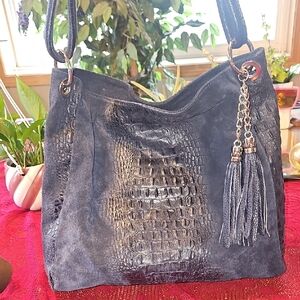 Elegant Navy Croc-Embossed Shoulder Bag